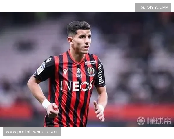 尼斯战术体系解析：三后卫阵型下的攻防平衡之道